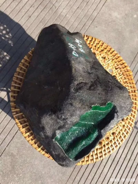 翡翠原石的场口特征